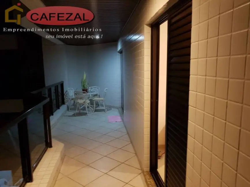 Apartamento com 4 quartos à venda, 147m2 em Pitangueiras, Guaruja - SP - imagem 4 Foto 4 de Apartamento com 4 quartos à venda, 147m2 em Pitangueiras, Guaruja - SP