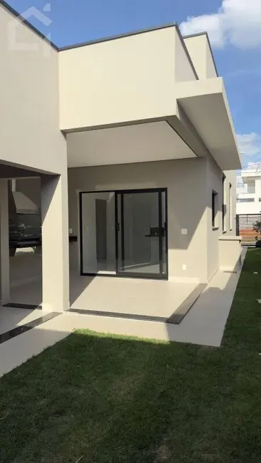 Casa de Condomínio com 3 quartos à venda, 300m2 em Itupeva - SP - imagem 3 Foto 3 de Casa de Condomínio com 3 quartos à venda, 300m2 em Itupeva - SP