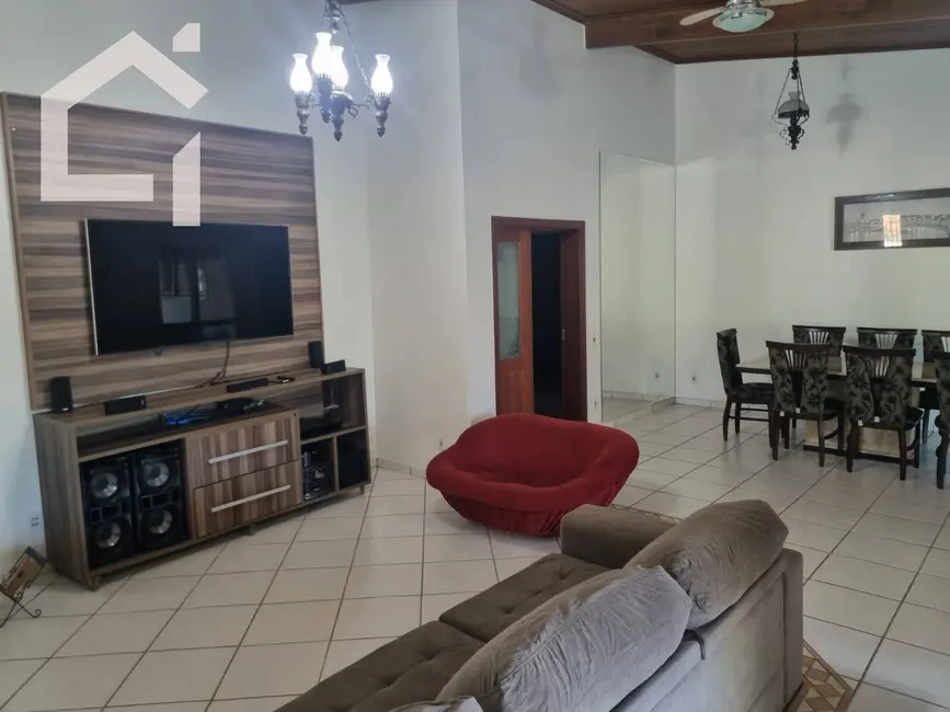 Casa com 4 quartos à venda, 1628m2 em Itupeva - SP - imagem 8 Foto 8 de Casa com 4 quartos à venda, 1628m2 em Itupeva - SP