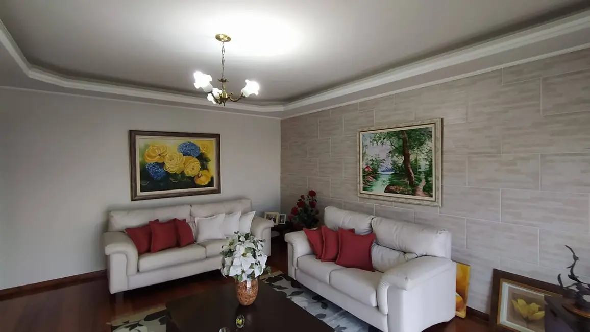Casa com 4 quartos à venda, 205m2 em Santa Ângela, Pocos De Caldas - MG - imagem 9 Foto 9 de Casa com 4 quartos à venda, 205m2 em Santa Ângela, Pocos De Caldas - MG