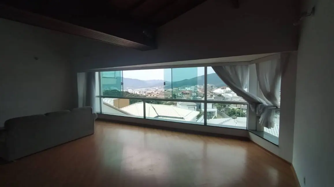 Casa com 5 quartos à venda, 569m2 em Jardim Europa, Pocos De Caldas - MG - imagem 9 Foto 9 de Casa com 5 quartos à venda, 569m2 em Jardim Europa, Pocos De Caldas - MG