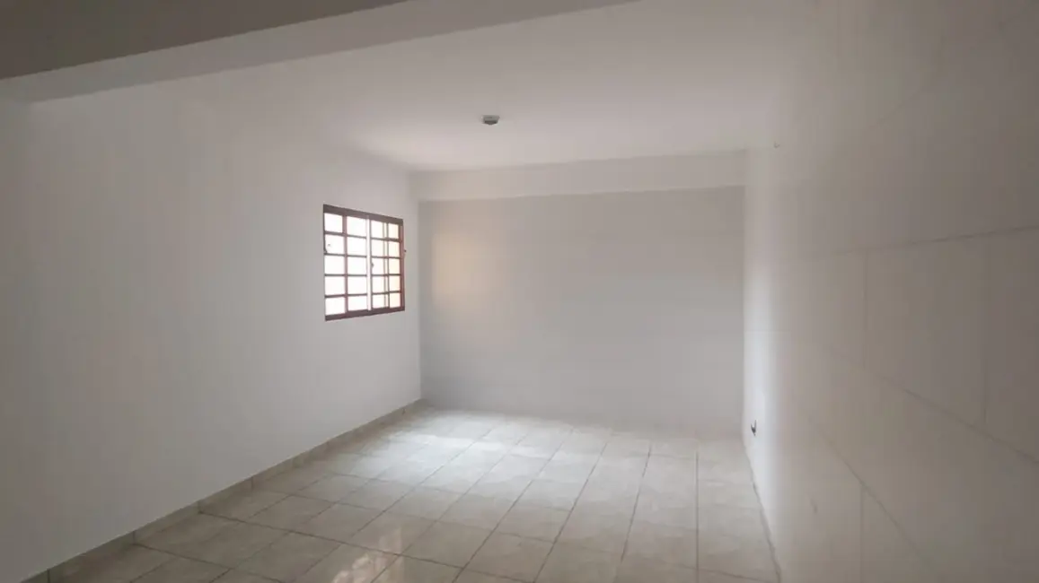 Casa com 2 quartos para alugar, 80m2 em Jardim Paraíso, Pocos De Caldas - MG - imagem 3 Foto 3 de Casa com 2 quartos para alugar, 80m2 em Jardim Paraíso, Pocos De Caldas - MG