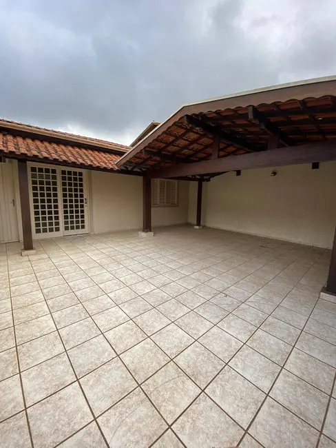 Foto 3 de Casa com 3 quartos à venda, 166m2 em Jardim Centenário, Pocos De Caldas - MG