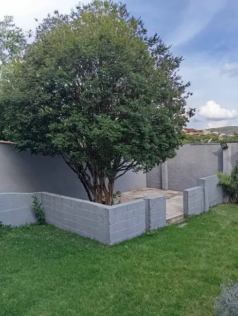 Casa com 3 quartos à venda, 250m2 em Jardim Ipê, Pocos De Caldas - MG - imagem 8 Foto 8 de Casa com 3 quartos à venda, 250m2 em Jardim Ipê, Pocos De Caldas - MG