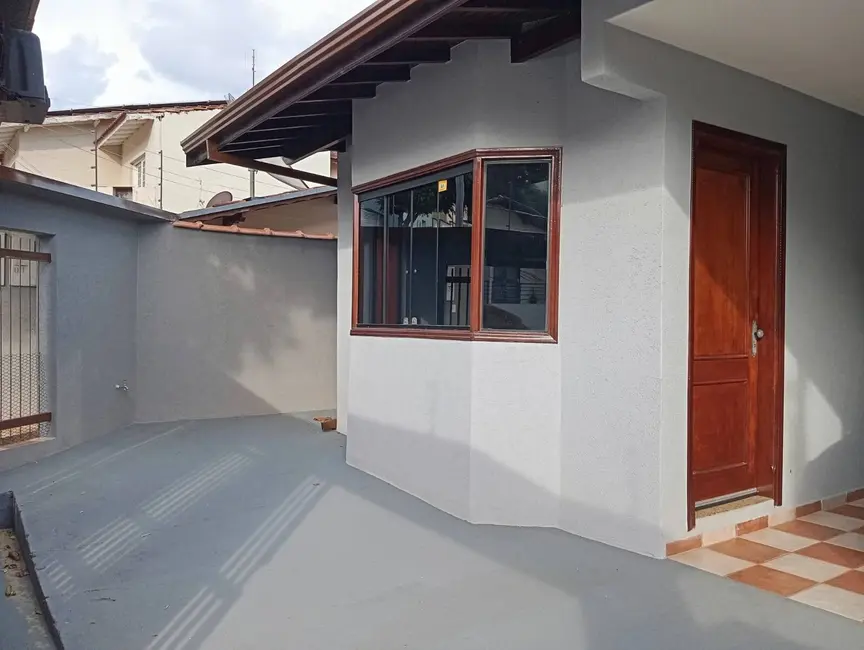 Casa com 3 quartos à venda, 250m2 em Jardim Ipê, Pocos De Caldas - MG - imagem 3 Foto 3 de Casa com 3 quartos à venda, 250m2 em Jardim Ipê, Pocos De Caldas - MG