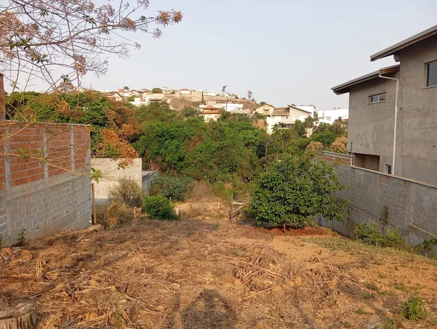 Foto 1 de Terreno / Lote à venda, 459m2 em Pocos De Caldas - MG