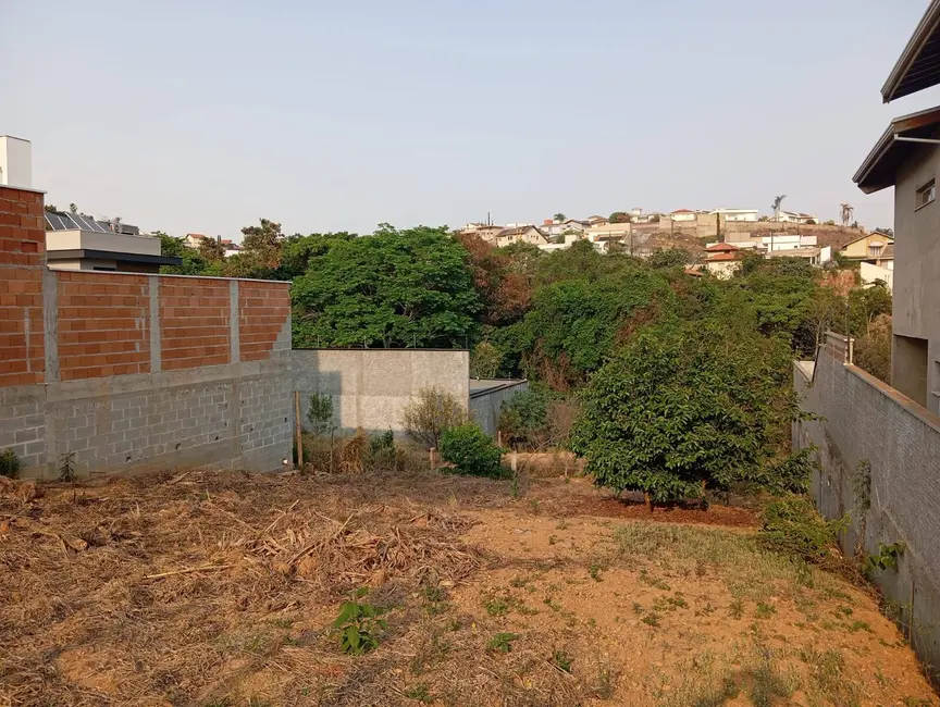 Foto 2 de Terreno / Lote à venda, 459m2 em Pocos De Caldas - MG