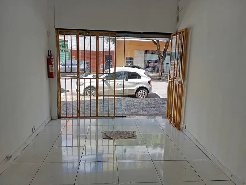 Sala Comercial para alugar, 30m2 em Centro, Pocos De Caldas - MG - imagem 2 Foto 2 de Sala Comercial para alugar, 30m2 em Centro, Pocos De Caldas - MG