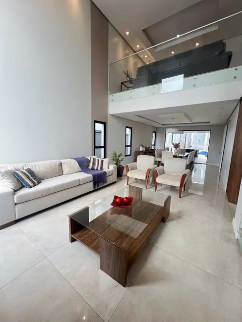 Foto 3 de Casa com 3 quartos para alugar, 320m2 em Jardim Europa, Pocos De Caldas - MG