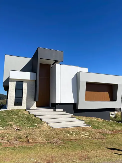 Casa à venda e para alugar, 603m2 em Pocos De Caldas - MG - imagem 1 Foto 1 de Casa à venda e para alugar, 603m2 em Pocos De Caldas - MG