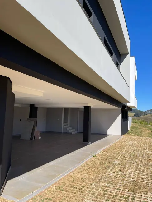 Casa à venda e para alugar, 603m2 em Pocos De Caldas - MG - imagem 4 Foto 4 de Casa à venda e para alugar, 603m2 em Pocos De Caldas - MG