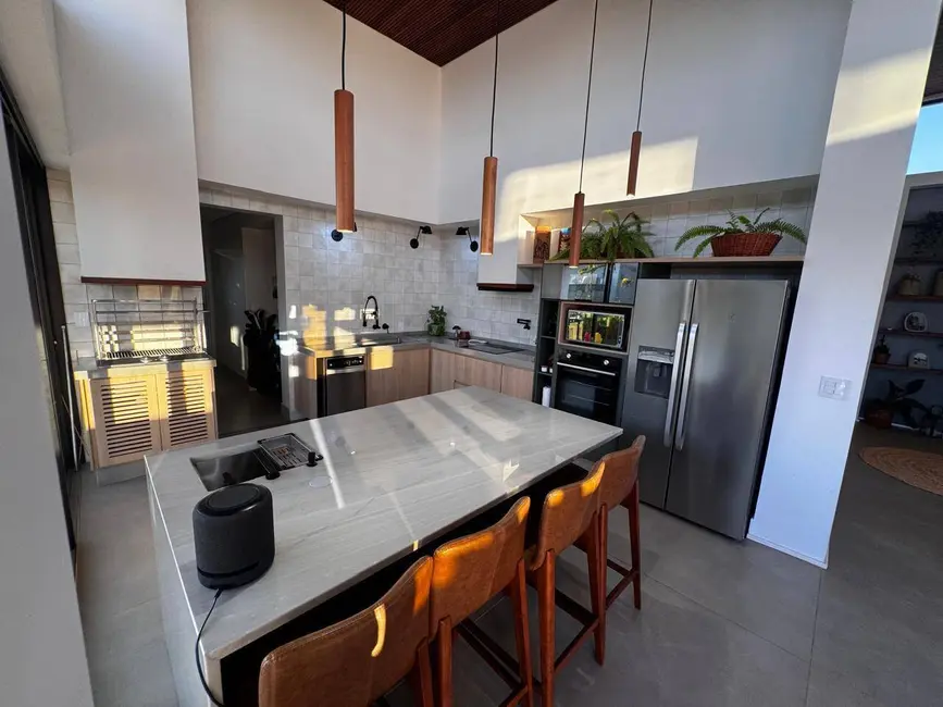 Casa com 3 quartos à venda, 685m2 em Pocos De Caldas - MG - imagem 3 Foto 3 de Casa com 3 quartos à venda, 685m2 em Pocos De Caldas - MG