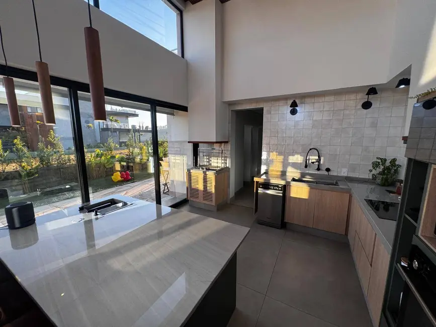 Casa com 3 quartos à venda, 685m2 em Pocos De Caldas - MG - imagem 5 Foto 5 de Casa com 3 quartos à venda, 685m2 em Pocos De Caldas - MG