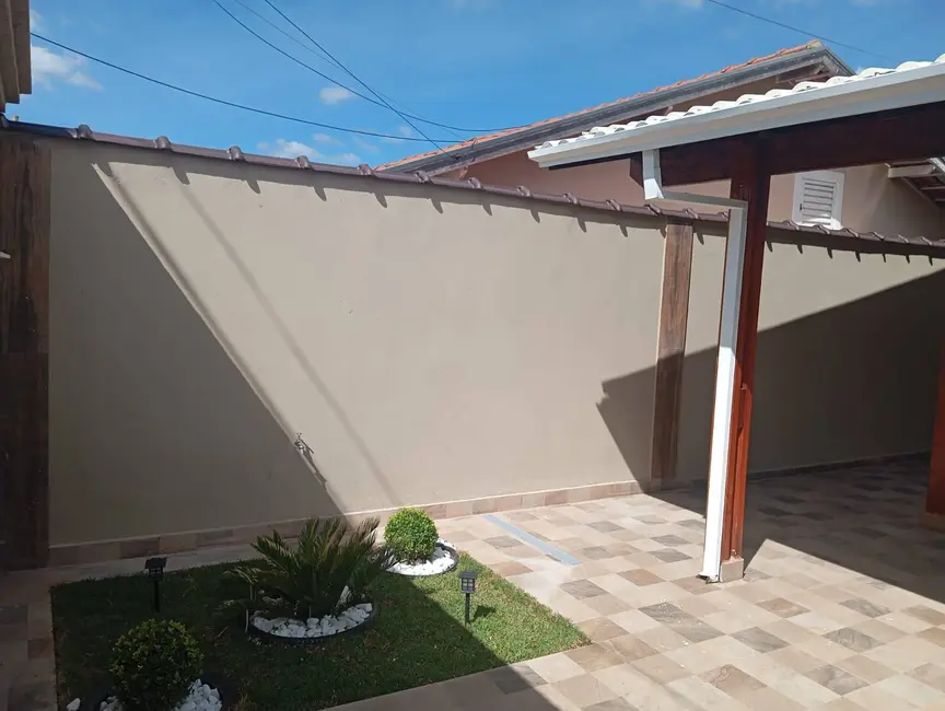 Casa com 2 quartos à venda, 55m2 em Santa Teresa, Pocos De Caldas - MG - imagem 3 Foto 3 de Casa com 2 quartos à venda, 55m2 em Santa Teresa, Pocos De Caldas - MG