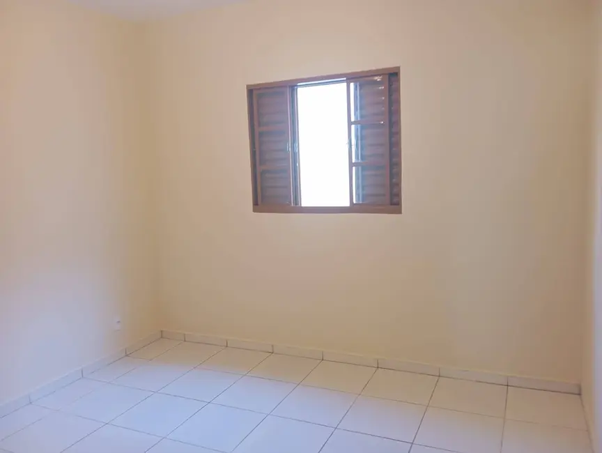 Foto 4 de Casa com 2 quartos para alugar, 55m2 em Santa Teresa, Pocos De Caldas - MG