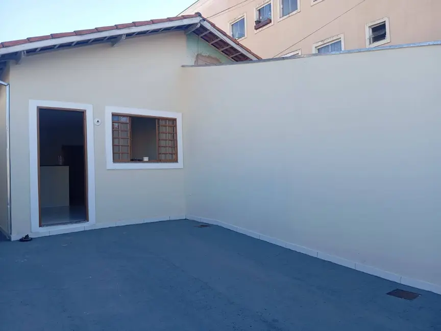 Foto 3 de Casa com 2 quartos para alugar, 55m2 em Santa Teresa, Pocos De Caldas - MG