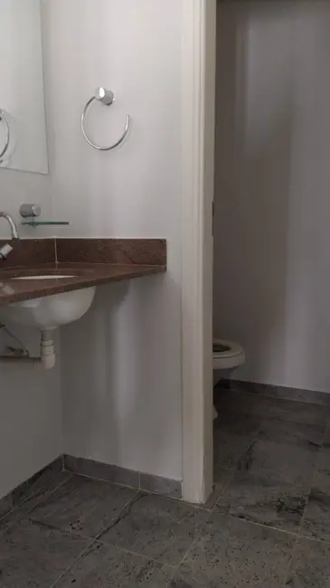 Foto 2 de Casa com 4 quartos à venda e para alugar, 200m2 em Jardim Country Club, Pocos De Caldas - MG