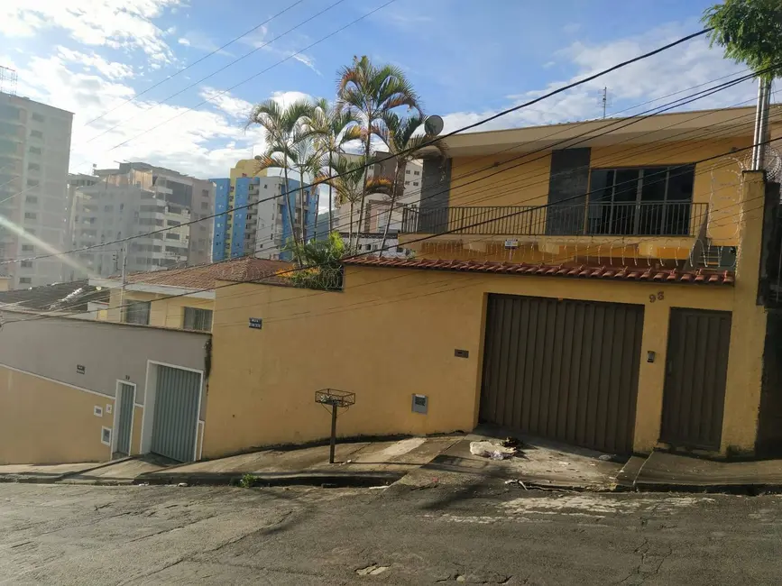 Foto 1 de Casa com 3 quartos para alugar, 250m2 em São Benedito, Pocos De Caldas - MG