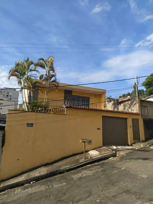 Foto 2 de Casa com 3 quartos para alugar, 250m2 em São Benedito, Pocos De Caldas - MG
