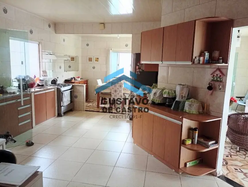 Casa com 4 quartos à venda, 200m2 em Quarenta Horas (Coqueiro), Ananindeua - PA - imagem 5 Foto 5 de Casa com 4 quartos à venda, 200m2 em Quarenta Horas (Coqueiro), Ananindeua - PA