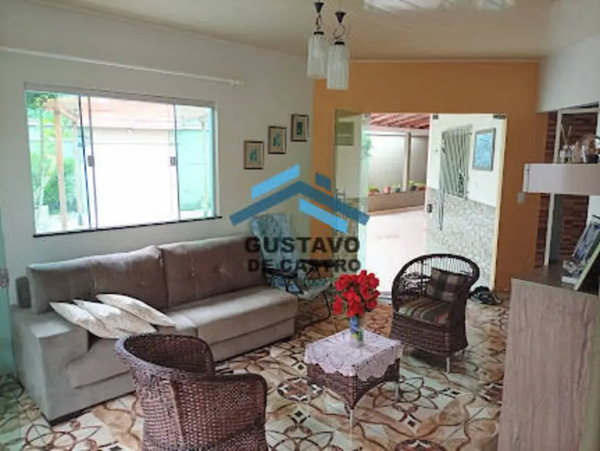Casa com 4 quartos à venda, 200m2 em Quarenta Horas (Coqueiro), Ananindeua - PA - imagem 4 Foto 4 de Casa com 4 quartos à venda, 200m2 em Quarenta Horas (Coqueiro), Ananindeua - PA