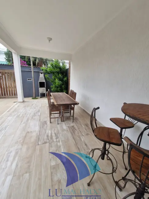 Foto 3 de Casa com 3 quartos à venda, 220m2 em Jardim Flamboyant, Cabo Frio - RJ