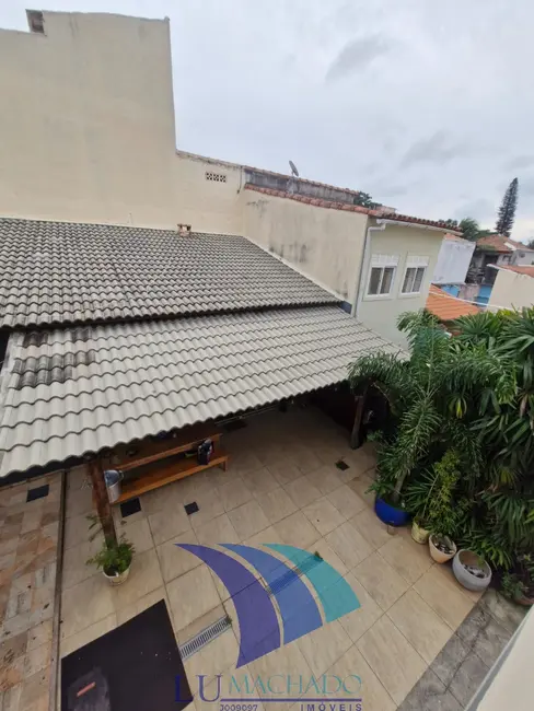 Foto 1 de Casa com 3 quartos à venda, 220m2 em Jardim Flamboyant, Cabo Frio - RJ