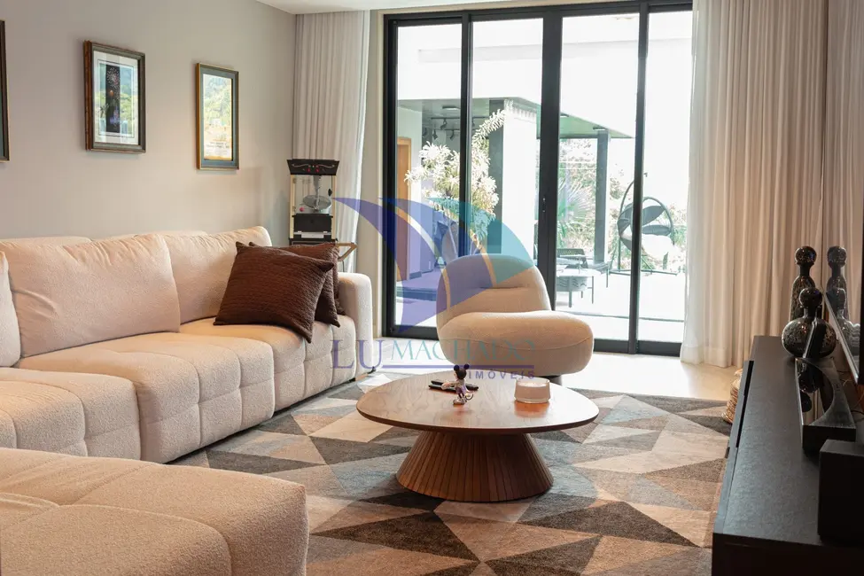 Foto 5 de Casa com 5 quartos à venda, 608m2 em Teresopolis - RJ