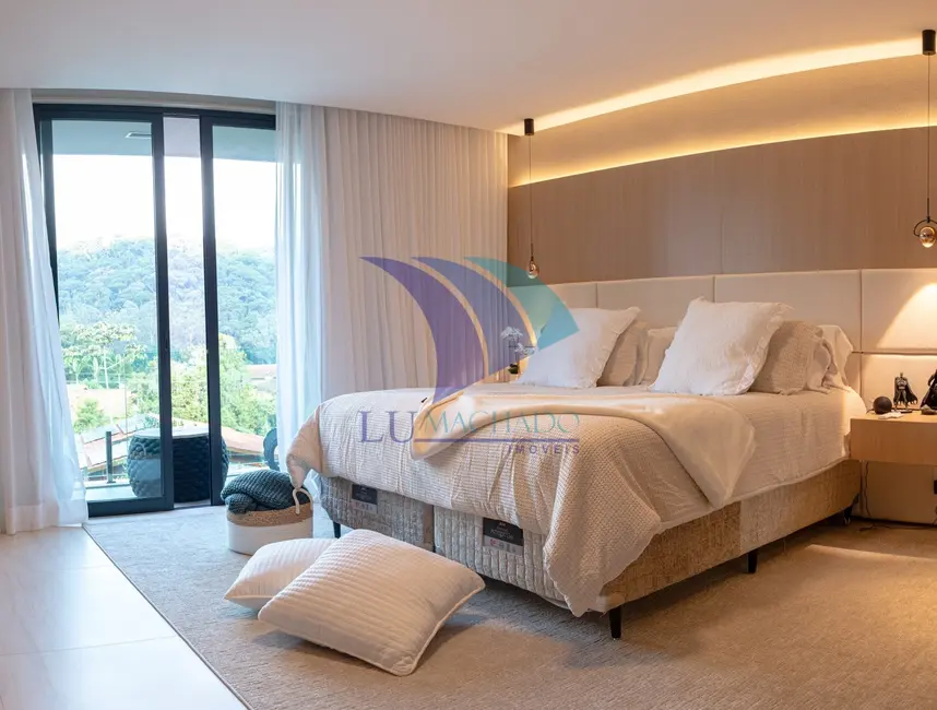 Foto 4 de Casa com 5 quartos à venda, 608m2 em Teresopolis - RJ