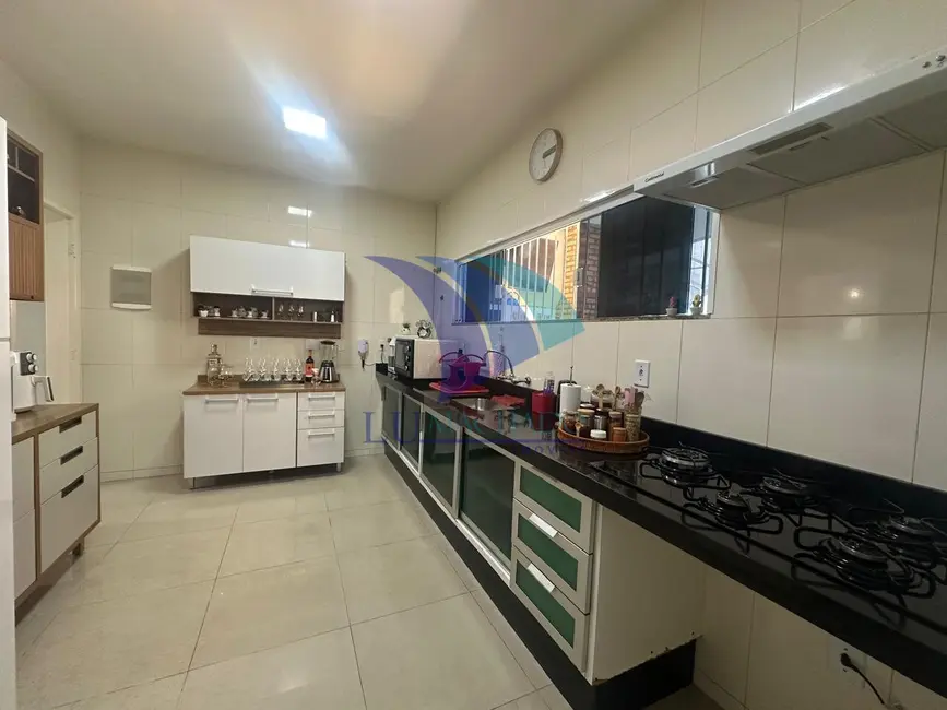 Foto 8 de Casa com 4 quartos à venda, 225m2 em Cabo Frio - RJ