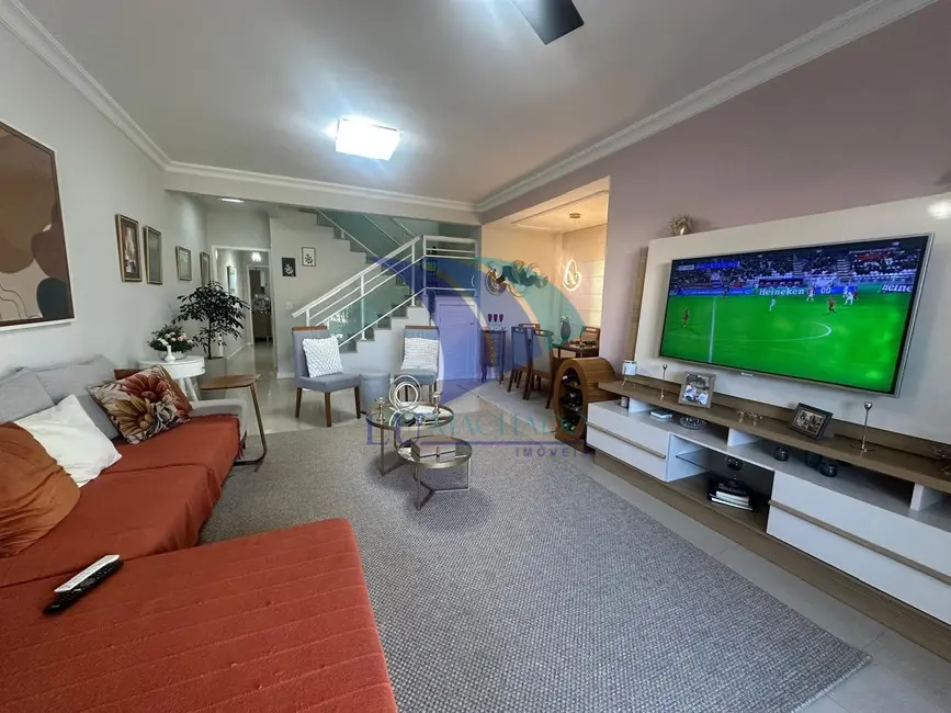 Foto 4 de Casa com 4 quartos à venda, 225m2 em Cabo Frio - RJ