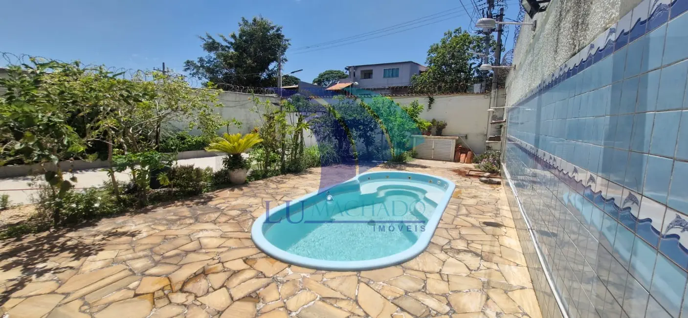 Foto 1 de Casa com 4 quartos à venda, 130m2 em Cabo Frio - RJ