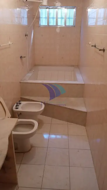 Casa com 3 quartos à venda, 180m2 em Centro, Cabo Frio - RJ - imagem 8 Foto 8 de Casa com 3 quartos à venda, 180m2 em Centro, Cabo Frio - RJ