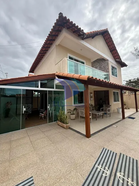 Foto 2 de Casa com 4 quartos à venda, 150m2 em Foguete, Cabo Frio - RJ