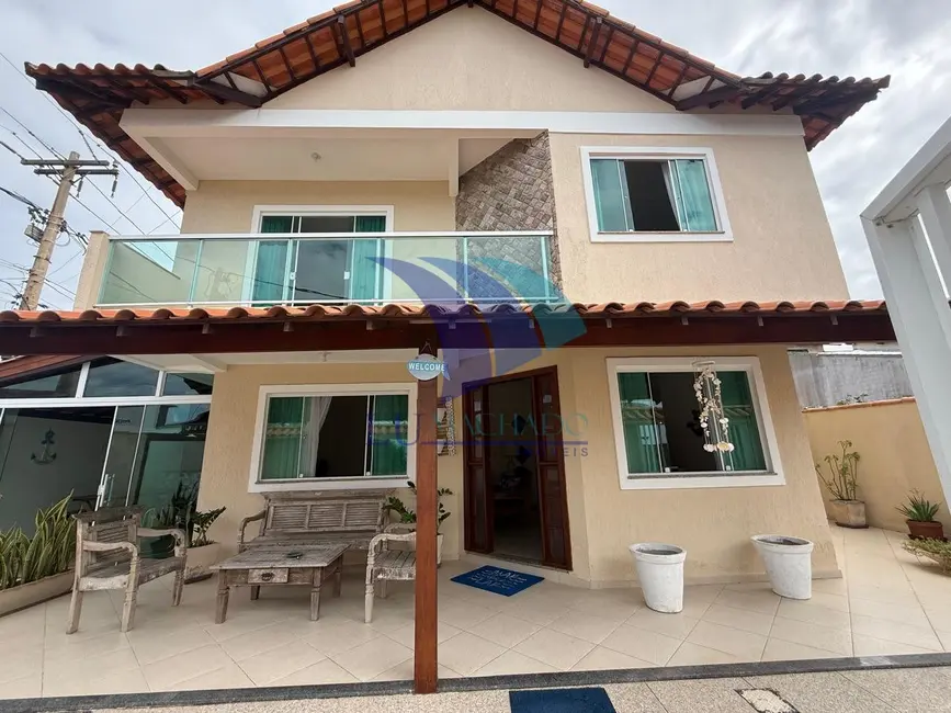 Foto 1 de Casa com 4 quartos à venda, 150m2 em Foguete, Cabo Frio - RJ
