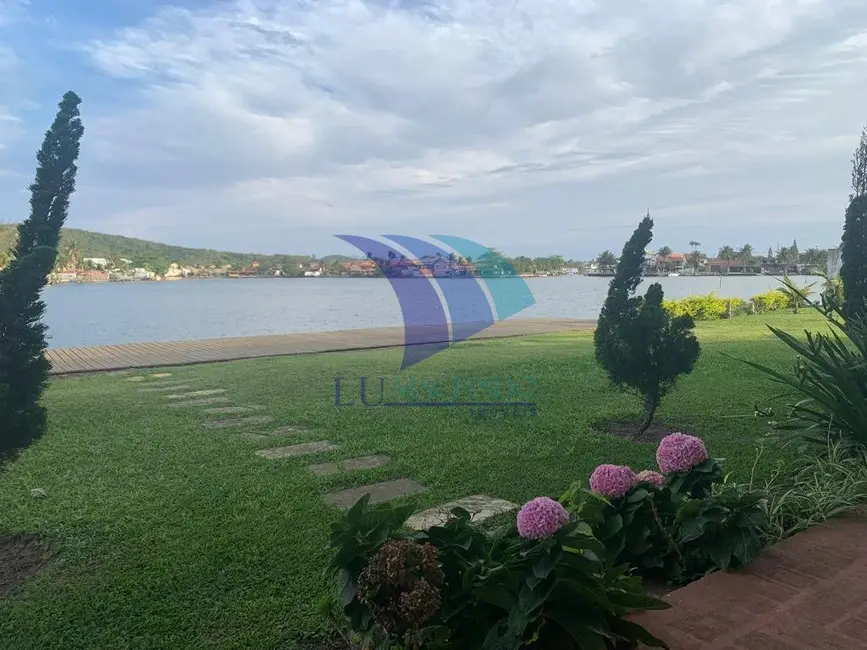 Foto 2 de Casa com 5 quartos à venda, 400m2 em Ogiva, Cabo Frio - RJ
