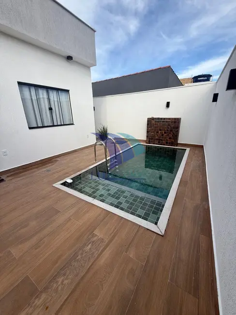 Casa com 2 quartos à venda, 112m2 em Cabo Frio - RJ - imagem 1 Foto 1 de Casa com 2 quartos à venda, 112m2 em Cabo Frio - RJ