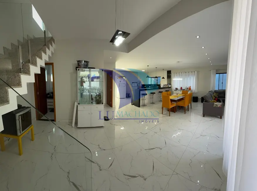 Foto 8 de Casa de Condomínio com 4 quartos à venda, 242m2 em Ogiva, Cabo Frio - RJ