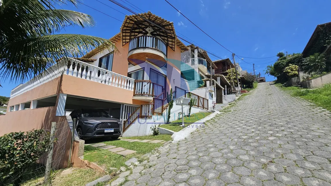 Foto 1 de Casa de Condomínio com 3 quartos à venda, 190m2 em Ogiva, Cabo Frio - RJ