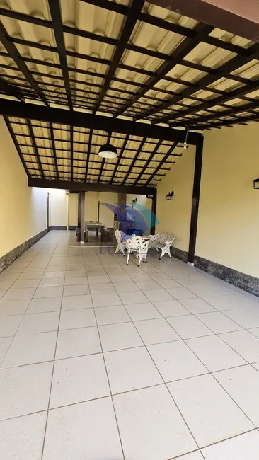 Foto 2 de Casa com 3 quartos à venda, 190m2 em Foguete, Cabo Frio - RJ