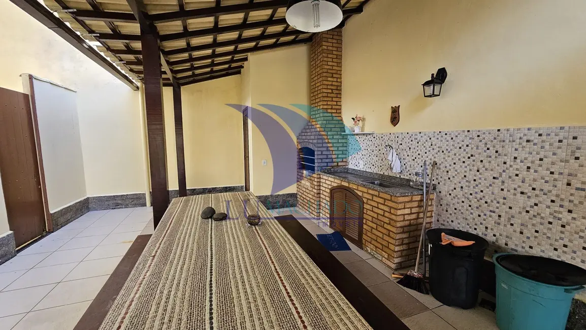 Foto 3 de Casa com 3 quartos à venda, 190m2 em Foguete, Cabo Frio - RJ
