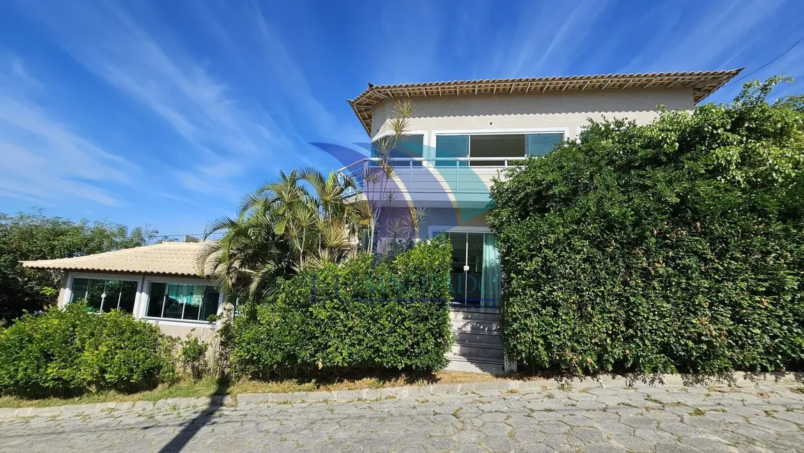 Foto 1 de Casa com 3 quartos à venda, 477m2 em Ogiva, Cabo Frio - RJ