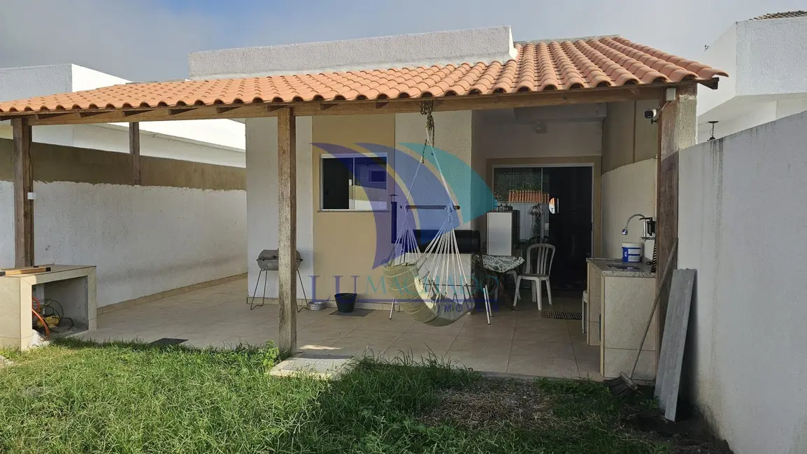 Foto 2 de Casa com 2 quartos à venda, 60m2 em Cabo Frio - RJ
