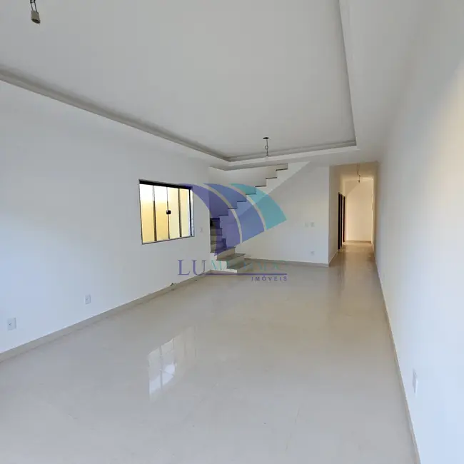 Foto 2 de Casa com 4 quartos à venda, 165m2 em Foguete, Cabo Frio - RJ