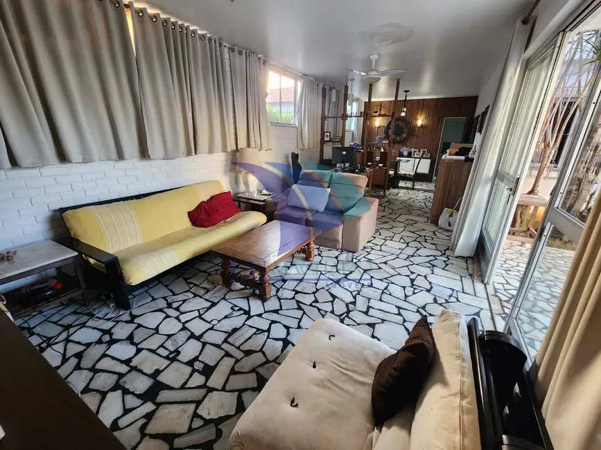 Foto 4 de Casa com 6 quartos à venda, 200m2 em Portinho, Cabo Frio - RJ