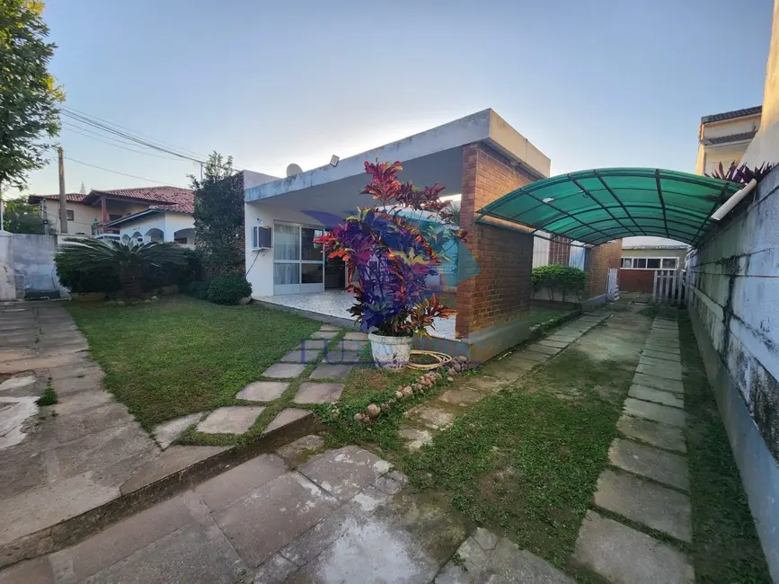 Foto 1 de Casa com 6 quartos à venda, 200m2 em Portinho, Cabo Frio - RJ
