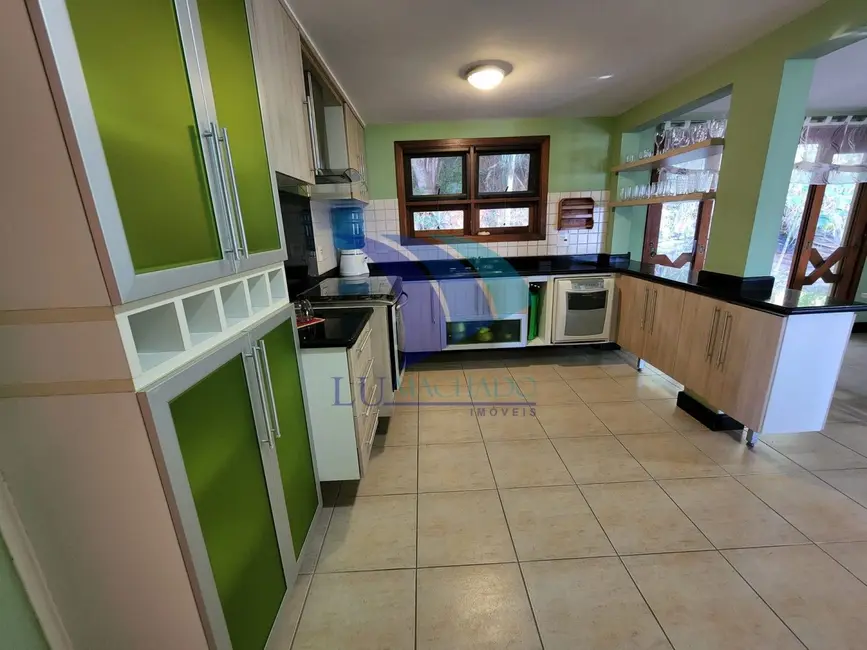 Casa com 6 quartos à venda, 612m2 em Armacao Dos Buzios - RJ - imagem 3 Foto 3 de Casa com 6 quartos à venda, 612m2 em Armacao Dos Buzios - RJ