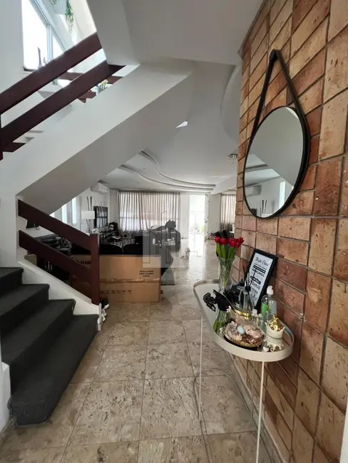 Foto 2 de Casa com 4 quartos à venda, 310m2 em Alphaville Residencial Um, Barueri - SP