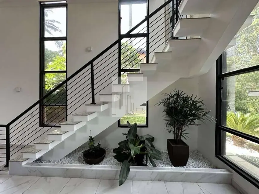 Foto 5 de Casa de Condomínio com 3 quartos à venda, 460m2 em Vila Veloso, Carapicuiba - SP