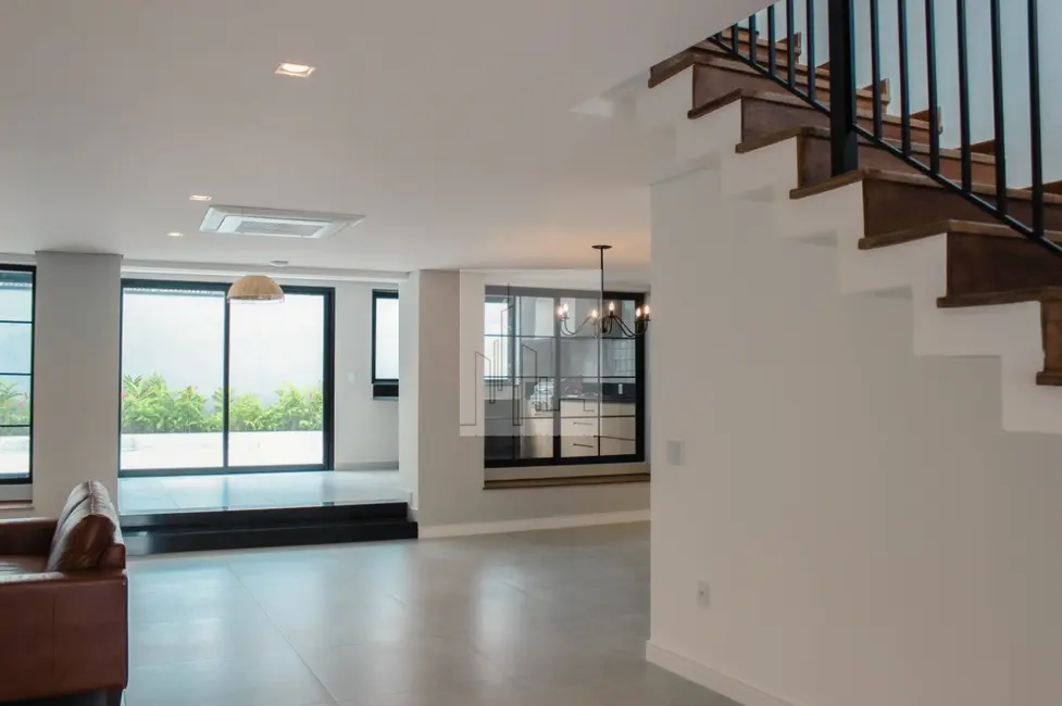 Casa de Condomínio com 5 quartos à venda, 422m2 em Alphaville Residencial Dois, Barueri - SP - imagem 8 Foto 8 de Casa de Condomínio com 5 quartos à venda, 422m2 em Alphaville Residencial Dois, Barueri - SP